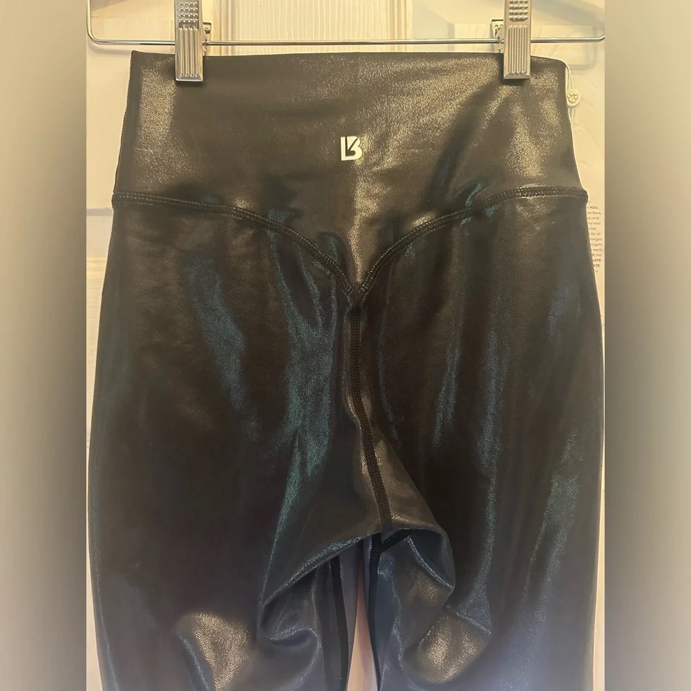 NWT Elysium BuffBunny Collection Sparkle Black and White Ombré Athletic leggings - Picture 6 of 7